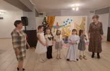 Dzieci ze świetlicy parafialnej wraz z opiekunami