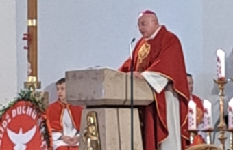 Ambona - ks. Biskup Krzysztof