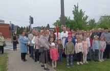 Dni Krzyzowe z udzialem dzieci ze Swietlicy Parafialnej 5