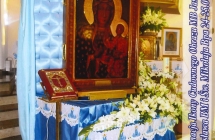 Ikona Jasnogórska na uroczystym miejscu w Kościele 