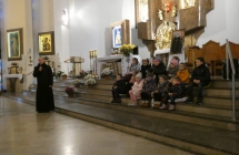 Dzieci ze swietlicy parafialnej podczas przedstawienia w Kosciele