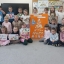 Przedszkolaki z gr. IX z wykonana przez siebie Piramida zdrowego zywienia