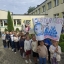 1. Grupa Zabki z transparentem.
